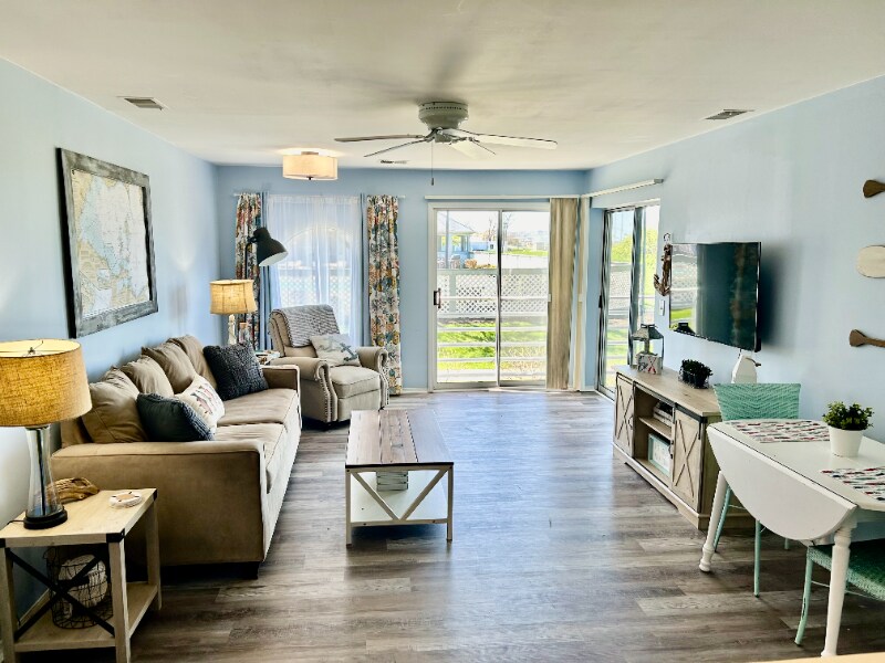 356 Clinton Reef Dr in Port Clinton, OH - Foto de edificio