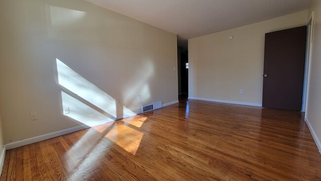223 Fairfield St, Unit L1 in New Haven, CT - Foto de edificio - Building Photo