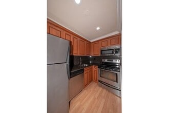 100 Middleton Rd in Bohemia, NY - Building Photo - Building Photo