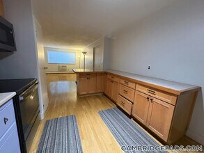 11 Cogswell Ave in Cambridge, MA - Building Photo - Building Photo