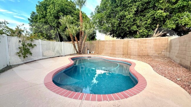 property at 173 N Pineview Dr