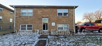 1007 Sheryl Ln in Normal, IL - Building Photo