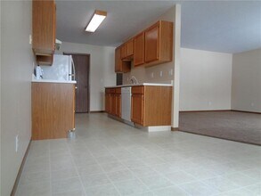 1706 Lincoln Ave in Montevideo, MN - Building Photo - Building Photo