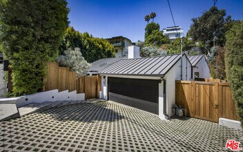 2425 Rinconia Dr in Los Angeles, CA - Building Photo - Building Photo