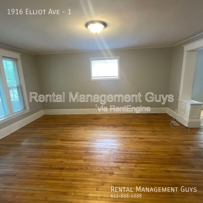property at 1916 Elliot Ave