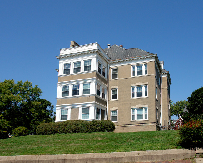 802 N Sheridan Rd in Peoria, IL - Building Photo - Building Photo