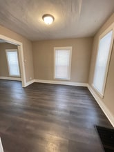 16 Victory Dr in Pontiac, MI - Foto de edificio - Building Photo