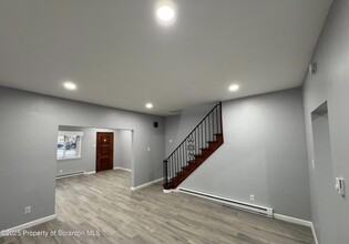 342 N Main St in Wilkes-Barre, PA - Building Photo - Building Photo