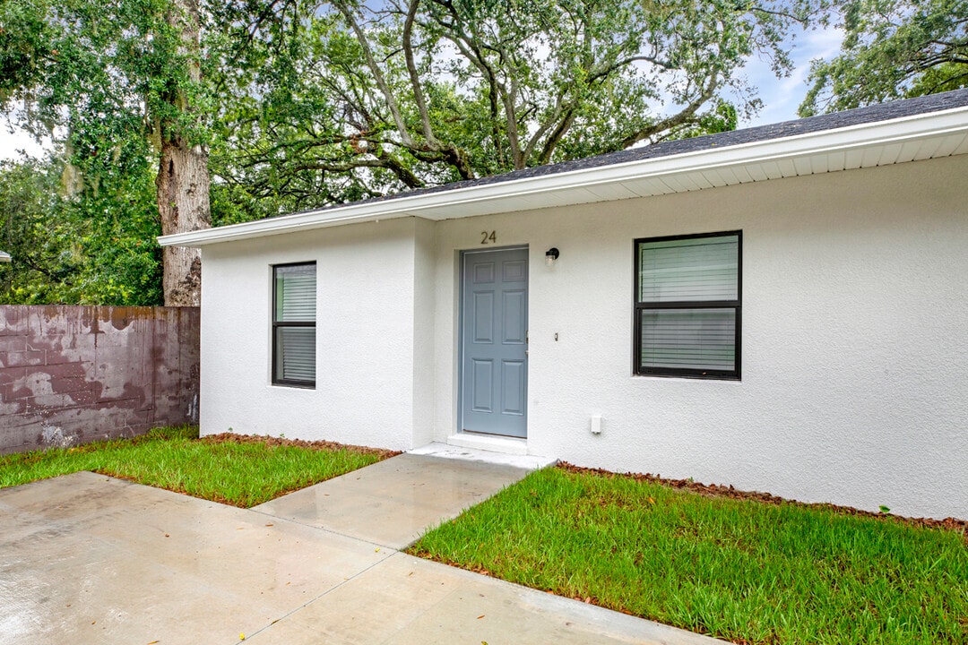 101 Lake Hunter Dr in Lakeland, FL - Building Photo