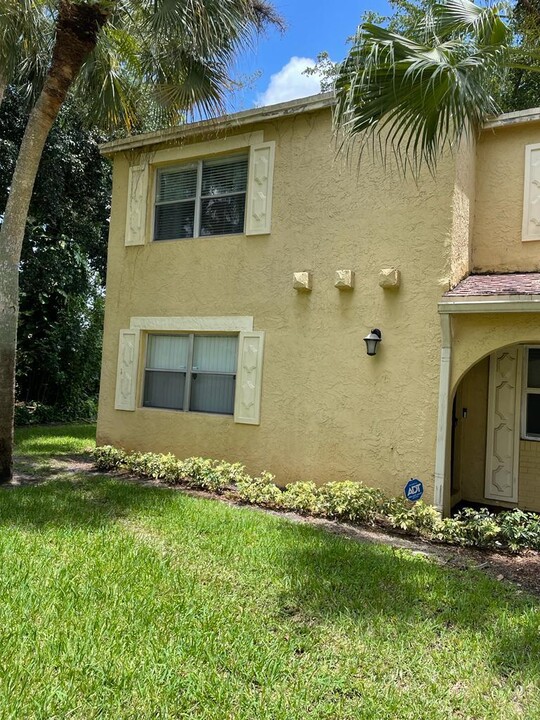 10717 La Placida Dr-Unit -1-1 in Coral Springs, FL - Building Photo