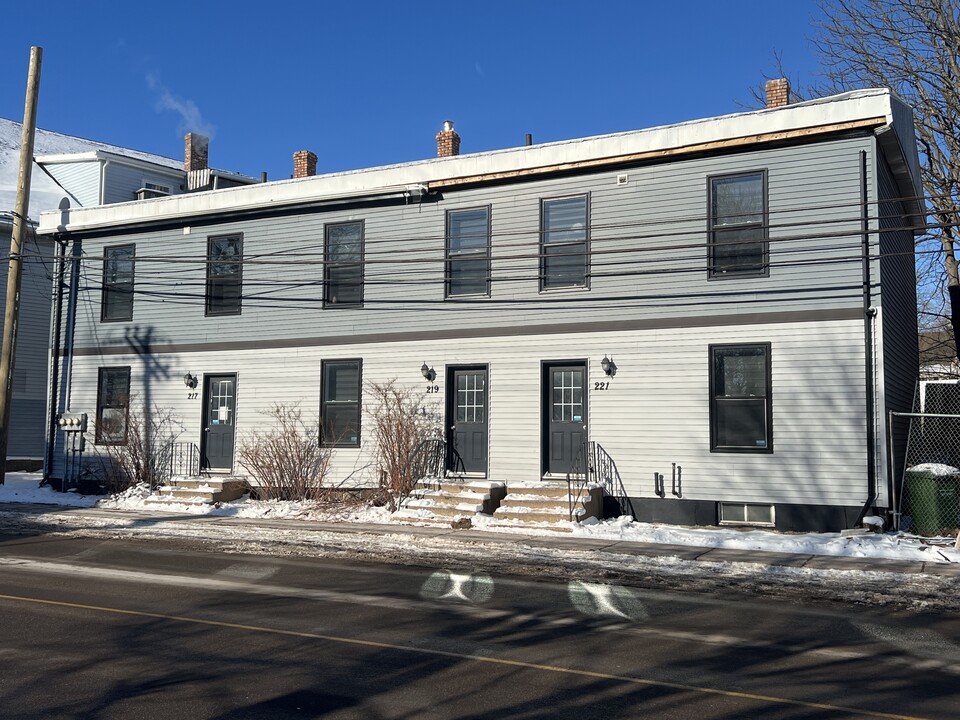 221 Euston St in Charlottetown, PE - Building Photo