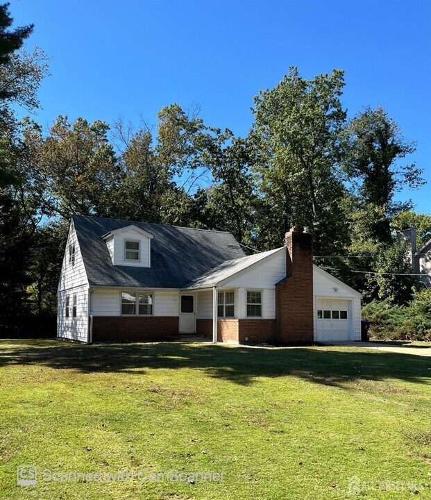 7 Paul St in East Brunswick, NJ - Building Photo