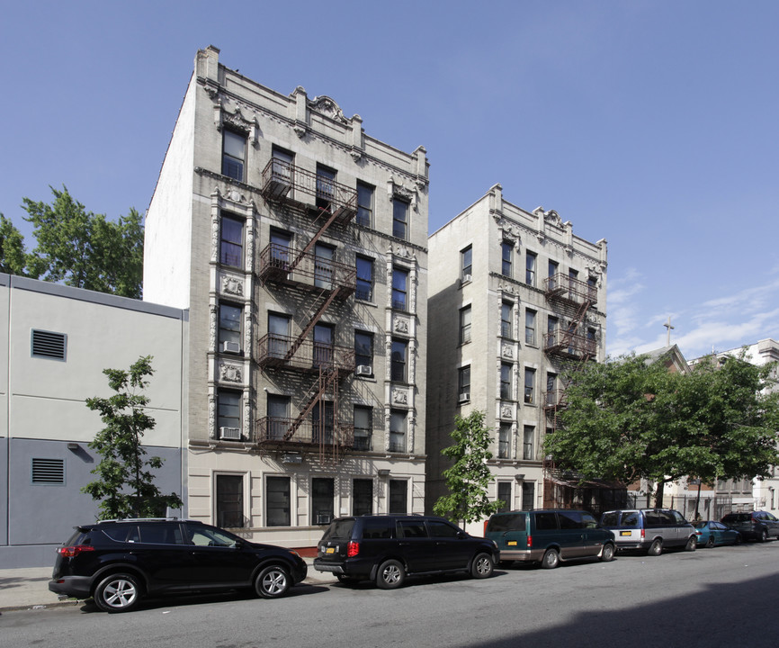 572-576 W 187th St in New York, NY - Building Photo