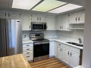 13961 E Marina Dr in Aurora, CO - Building Photo - Building Photo