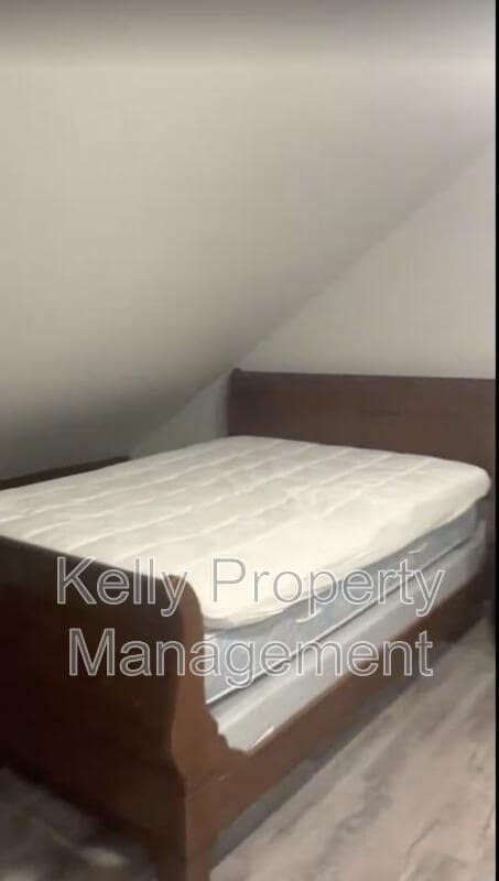 property at 423 King St