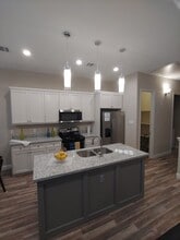 4926 Weeping Willow Rd in Houston, TX - Building Photo - Building Photo