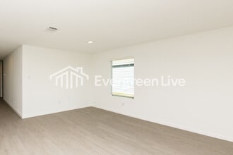 12447 Lost Rock Dr in Rhome, TX - Building Photo - Building Photo