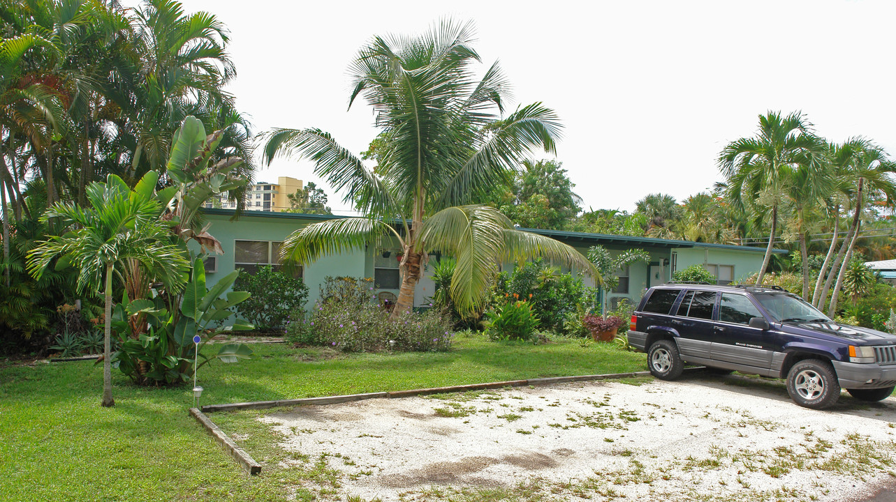 2012 NE 3rd Ter in Wilton Manors, FL - Building Photo