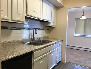 1408 Cherry Hill Dr, Unit 1408 in Arlington, NY - Building Photo - Building Photo