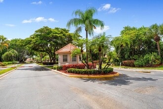 7922 Sandy Pointe Dr in Delray Beach, FL - Building Photo - Building Photo