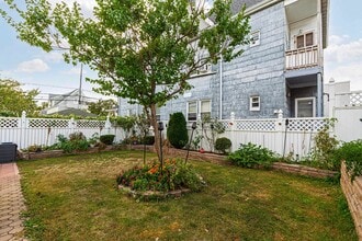 561 Ave E in Bayonne, NJ - Building Photo - Building Photo