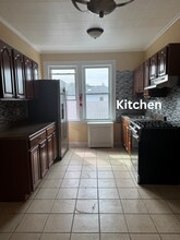 39 Devon St, Unit B in North Arlington, NJ - Building Photo - Building Photo