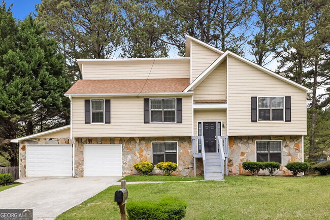 property at 2935 Sandy Cir