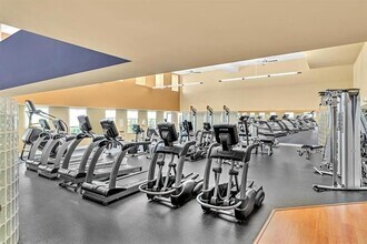 7355 SW 89th St, Unit 427N in Miami, FL - Building Photo - Building Photo