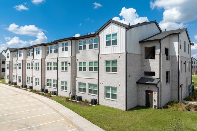 Broadstone Sierra Vista in Rosharon, TX - Foto de edificio - Building Photo