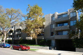 1400 Kelton Ave in Los Angeles, CA - Foto de edificio - Building Photo