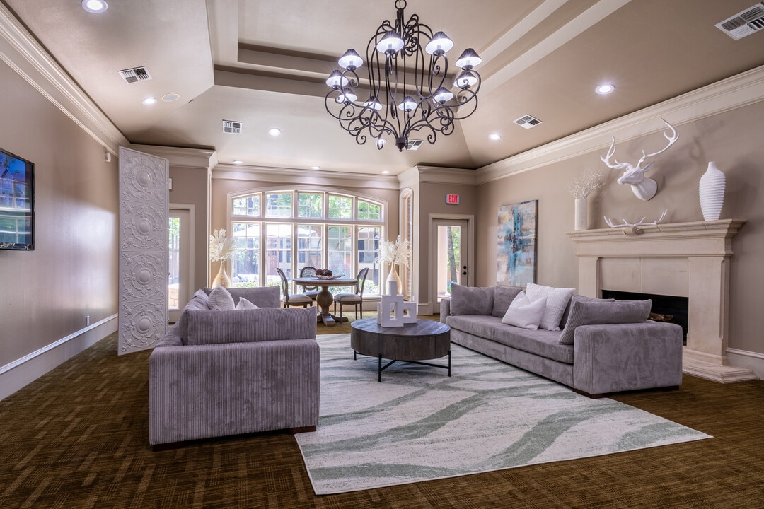 White Oak Apartments in Conroe, TX - Foto de edificio