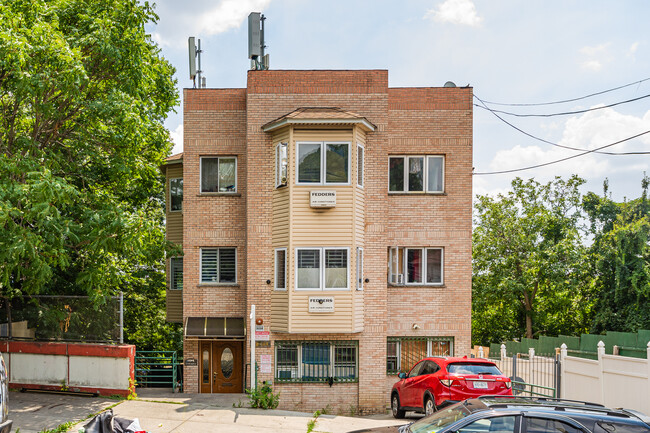 72-34 45th Ave in Woodside, NY - Building Photo - Building Photo