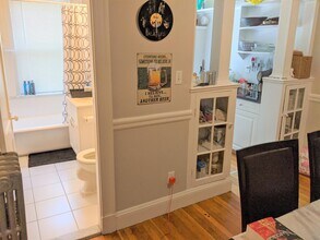 1 Gray St, Unit 3 in Cambridge, MA - Foto de edificio - Building Photo