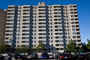 Highview Glen in London, ON - Building Photo