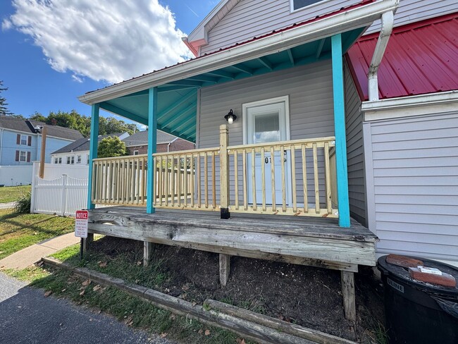property at 1301 S Queen St