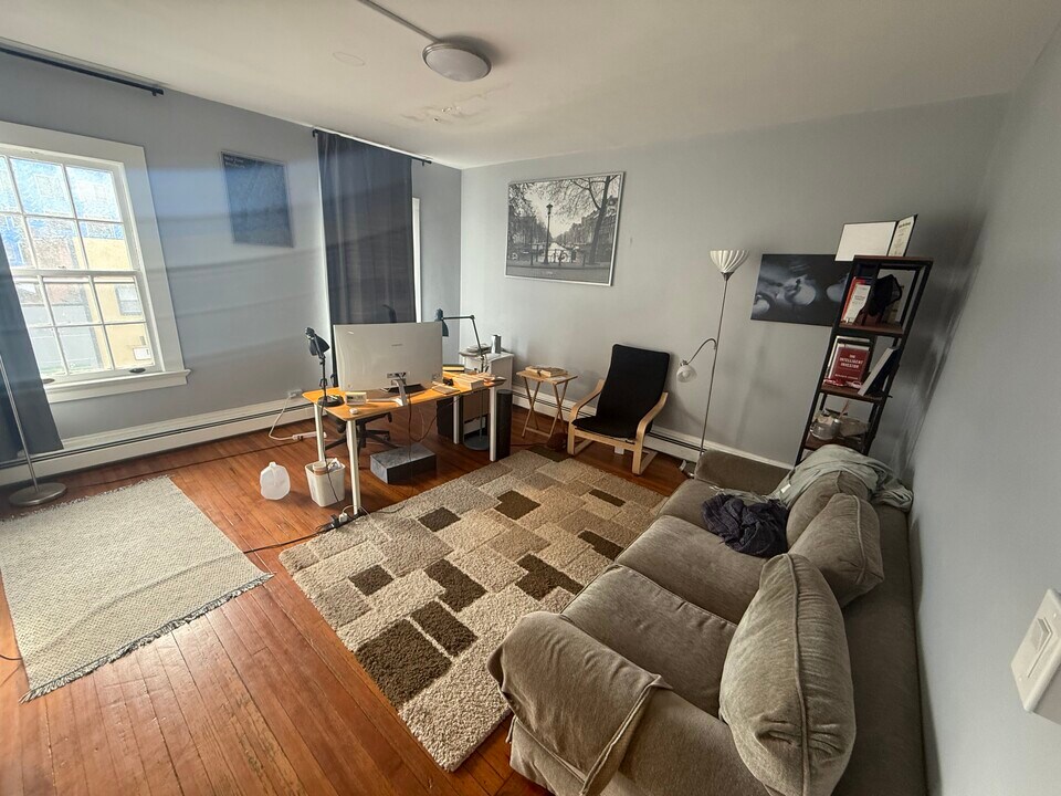 555 Bloomfield Ave, Unit 1 in Montclair, NJ - Foto de edificio