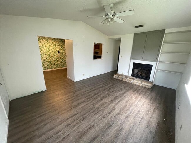 2305 W Mesa Park Dr in Round Rock, TX - Building Photo - Building Photo
