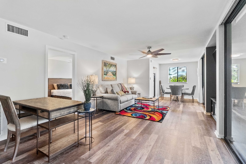 3071 Willow Green Dr in Sarasota, FL - Foto de edificio