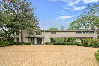 626 Rocky River Rd in Houston, TX - Building Photo - Building Photo