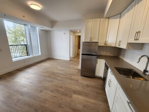 841 Grenon Ave in Ottawa, ON - Building Photo - Building Photo