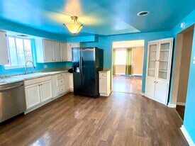 10 Willard St, Unit B in Carnegie, PA - Building Photo