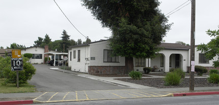 251 Blossom Way in Hayward, CA - Building Photo - Building Photo