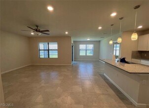 10861 Firebush Cir in North Fort Myers, FL - Foto de edificio - Building Photo