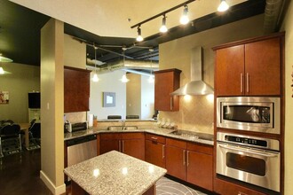 150 Bee St in Charleston, SC - Building Photo - Building Photo
