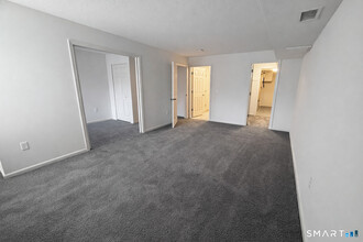 114 Huckleberry Hill Rd in Avon, CT - Building Photo - Building Photo