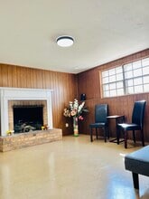 1405 Pleasant Valley Dr, Unit Pleasant Rooms in Catonsville, MD - Foto de edificio - Building Photo