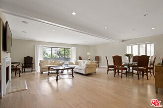 1310 S Roxbury Dr in Los Angeles, CA - Building Photo - Building Photo