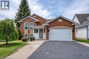 23 Westchester Dr in Kitchener, ON - Building Photo