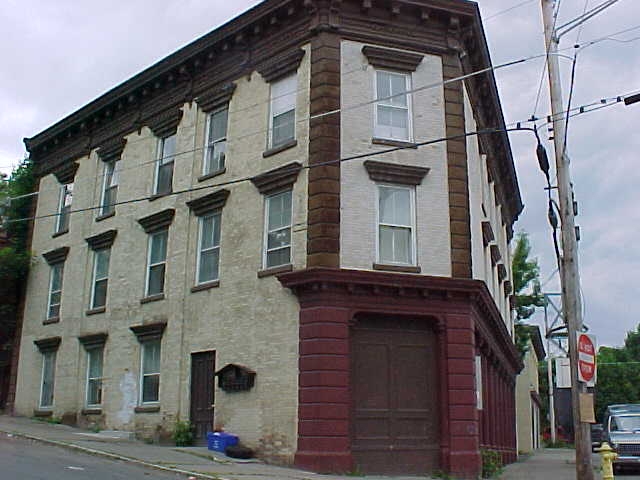 2 Vliet St in Cohoes, NY - Foto de edificio