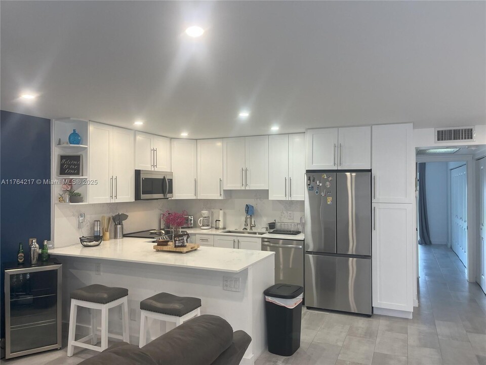 2036 Harwood D in Deerfield Beach, FL - Building Photo